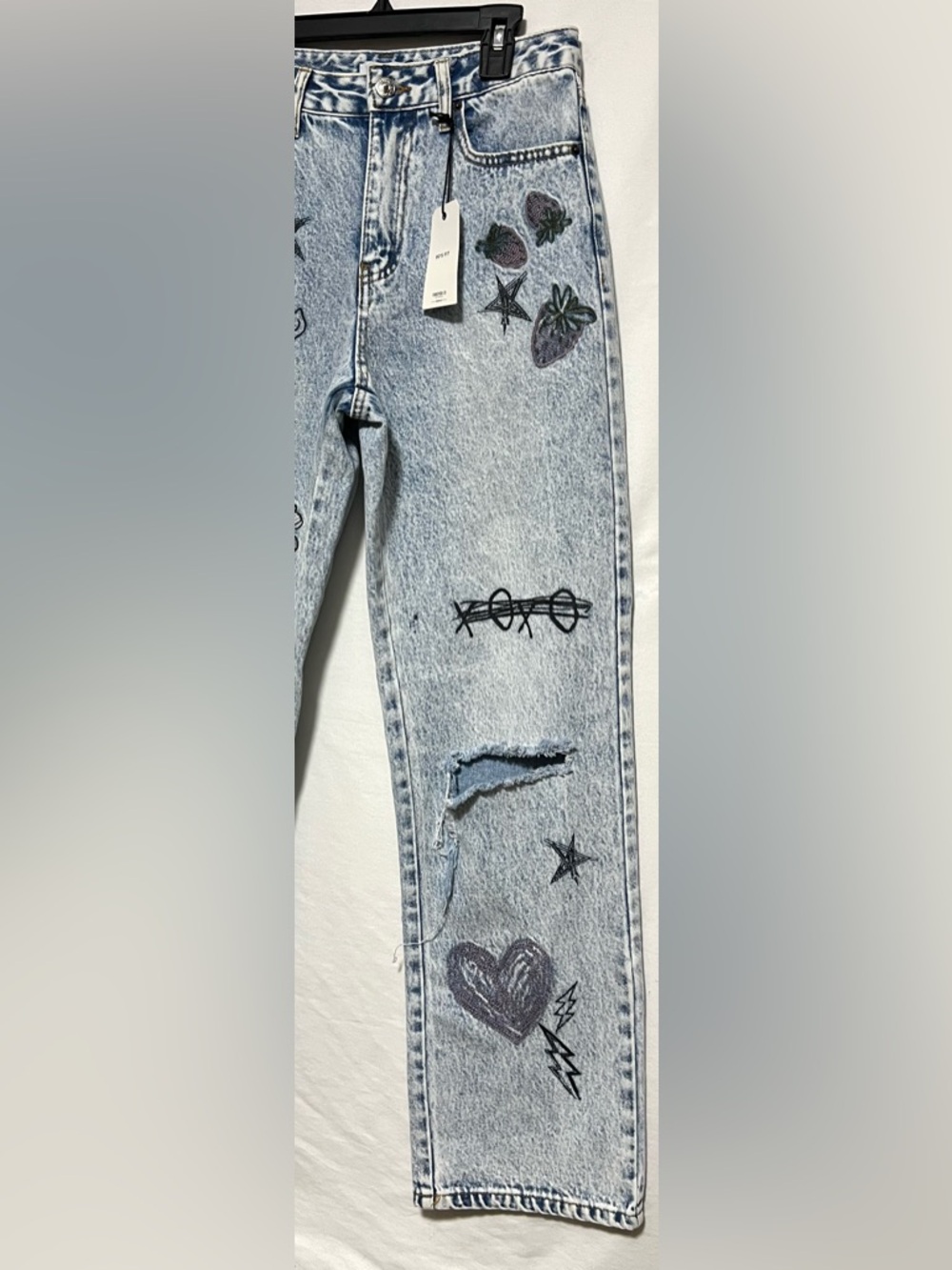 NWT Forever 21 High-Rise 90’s Loose Fit Straight Jeans Graphic Embroidery Ripped - Picture 4 of 12
